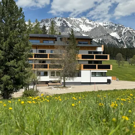 Waldrand Ramsau am Dachstein