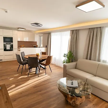 Waldrand Ramsau am Dachstein